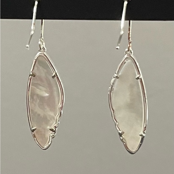 NEW Amanda Blu Genuine Mother of Pearl Wing Earrings - Picture 4 of 4